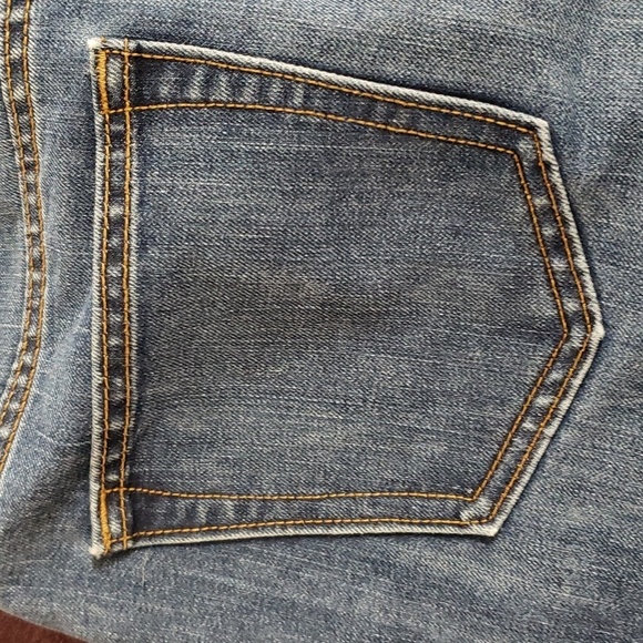 Old Navy, Slim & Straight Jeans; 5 Pockets; Light Factory Distress. Size 30 x 30 - Picture 4 of 13